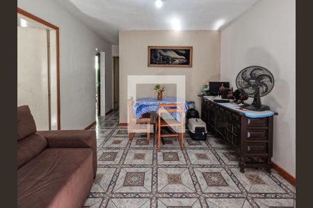 Casa à venda com 4 quartos, 270m² em Jardim Marisa, São Paulo