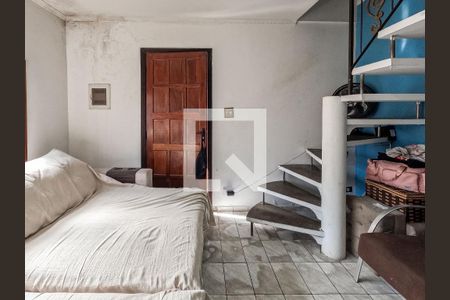 Casa à venda com 4 quartos, 270m² em Jardim Marisa, São Paulo
