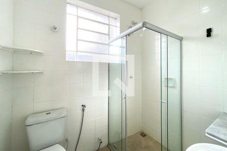 Banheiro da Suíte de apartamento para alugar com 1 quarto, 79m² em Santa Efigênia, Belo Horizonte