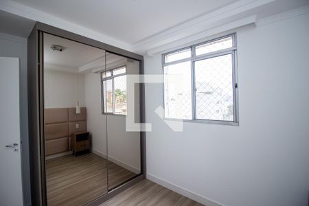 Quarto Suíte de apartamento para alugar com 3 quartos, 75m² em Cabral, Contagem