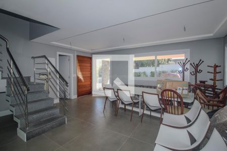 Sala de casa de condomínio para alugar com 3 quartos, 300m² em Pedra Redonda, Porto Alegre
