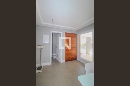 Sala de casa de condomínio para alugar com 3 quartos, 300m² em Pedra Redonda, Porto Alegre