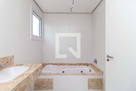 Banheiro do Quarto 1 de casa de condomínio para alugar com 3 quartos, 300m² em Pedra Redonda, Porto Alegre