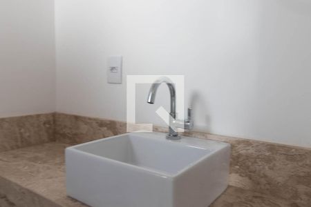 Lavabo de casa de condomínio para alugar com 3 quartos, 330m² em Pedra Redonda, Porto Alegre