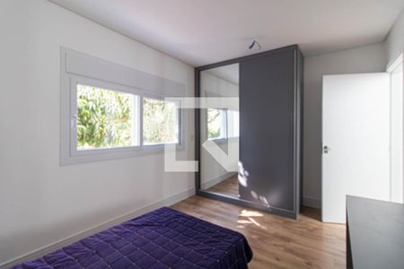 Quarto 1 de casa de condomínio para alugar com 3 quartos, 330m² em Pedra Redonda, Porto Alegre