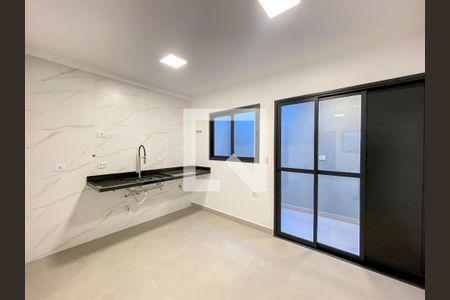 Cozinha de casa de condomínio à venda com 2 quartos, 65m² em Tremembé, São Paulo