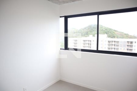 quarto 1 de apartamento para alugar com 2 quartos, 55m² em Camorim, Rio de Janeiro