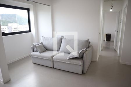 sala de apartamento para alugar com 2 quartos, 55m² em Camorim, Rio de Janeiro