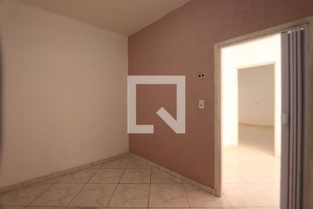 Quarto 2 de casa para alugar com 2 quartos, 180m² em Jardim Mimar, São Paulo