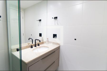 Banheiro da Suíte de apartamento à venda com 2 quartos, 56m² em Jardim Prudência, São Paulo