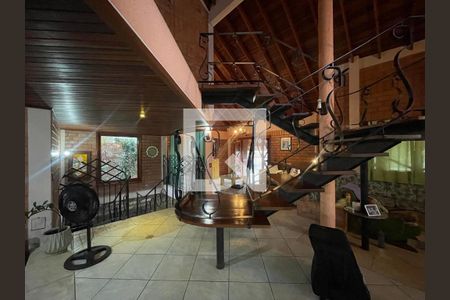 Casa à venda com 5 quartos, 390m² em Pinheiro, São Leopoldo