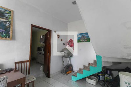 Sala de casa à venda com 6 quartos, 174m² em Jardim Ivone, São Paulo