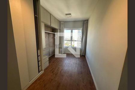 Suite de apartamento à venda com 2 quartos, 68m² em Empresarial 18 do Forte, Barueri
