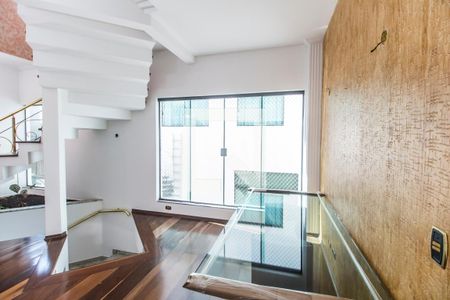Sala  de casa de condomínio à venda com 4 quartos, 327m² em Residencial Tres (alphaville), Santana de Parnaíba