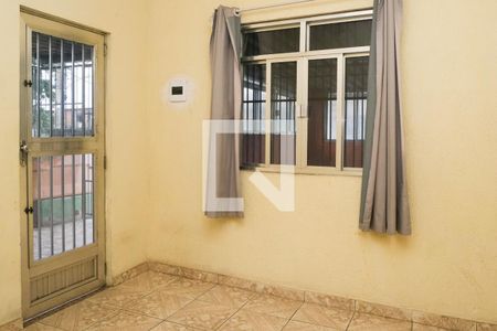 Sala de casa para alugar com 2 quartos, 45m² em Rocha Sobrinho, Mesquita