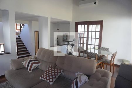 Sala de TV de casa de condomínio à venda com 4 quartos, 322m² em Alphaville, Santana de Parnaíba