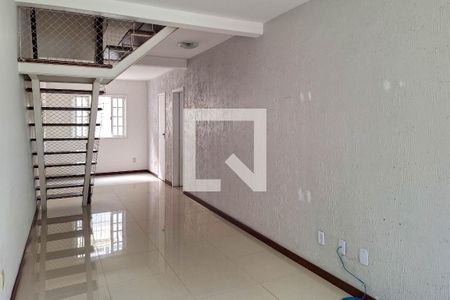 Sala de casa de condomínio à venda com 3 quartos, 115m² em Matapaca, Niterói
