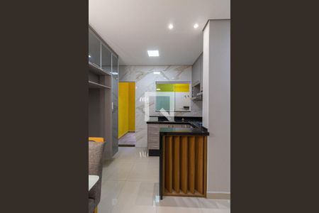 Sala e Cozinha  de apartamento para alugar com 2 quartos, 45m² em Vila Nhocuné, São Paulo