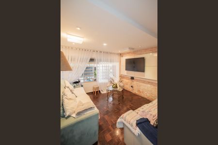 Sala de casa para alugar com 4 quartos, 210m² em Mirandópolis, São Paulo