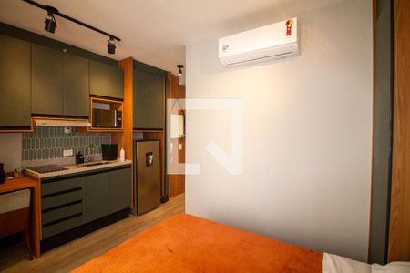 Sala / Quarto - Studio de kitnet/studio à venda com 1 quarto, 38m² em Santo Amaro, São Paulo