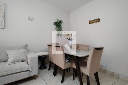 Sala de casa de condomínio à venda com 5 quartos, 218m² em Taquara, Rio de Janeiro