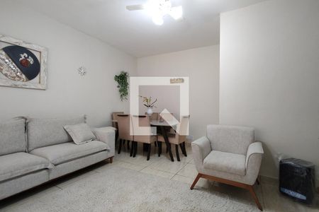 Sala de casa de condomínio à venda com 5 quartos, 218m² em Taquara, Rio de Janeiro