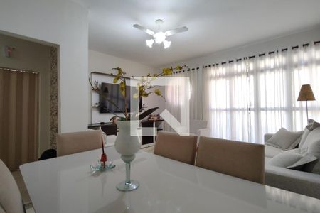 Sala de casa de condomínio à venda com 5 quartos, 218m² em Taquara, Rio de Janeiro