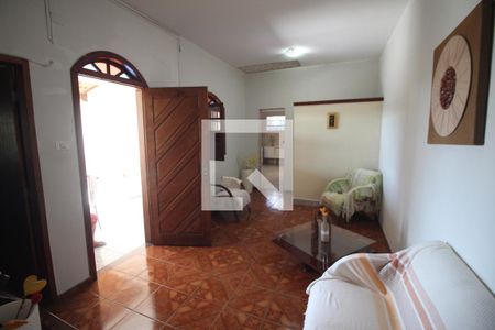 Casa à venda com 4 quartos, 434m² em Lindéia, Contagem