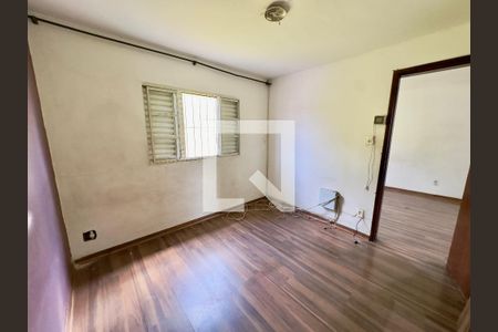 Quarto de casa à venda com 2 quartos, 70m² em Parque Pedro II, Belo Horizonte