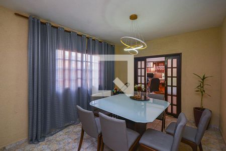 Casa à venda com 4 quartos, 340m² em Jardim Primavera, São Paulo
