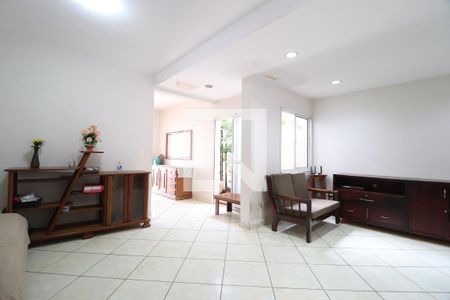 Sala de casa para alugar com 3 quartos, 196m² em Jardim Patricia, Uberlândia