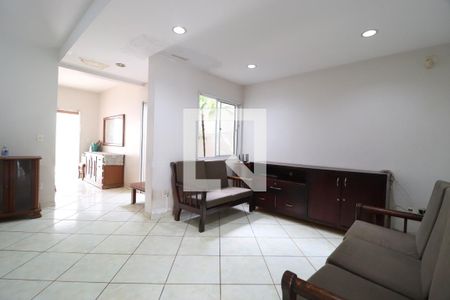 Sala de casa para alugar com 3 quartos, 196m² em Jardim Patricia, Uberlândia