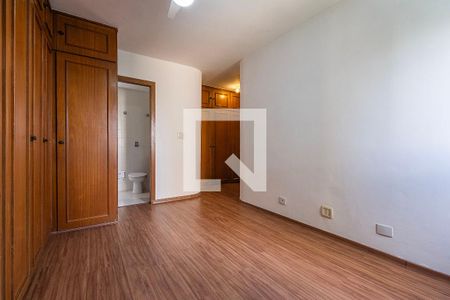 Suíte de apartamento para alugar com 3 quartos, 119m² em Alto de Pinheiros, São Paulo
