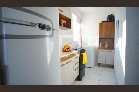 Cozinha  de apartamento para alugar com 2 quartos, 40m² em Jardim Dona Leopoldina, Porto Alegre
