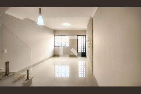 Sala de casa de condomínio para alugar com 2 quartos, 58m² em Vila Constancia, São Paulo
