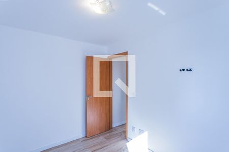 Quarto 2 de apartamento para alugar com 2 quartos, 44m² em Jardim Iris, São Paulo