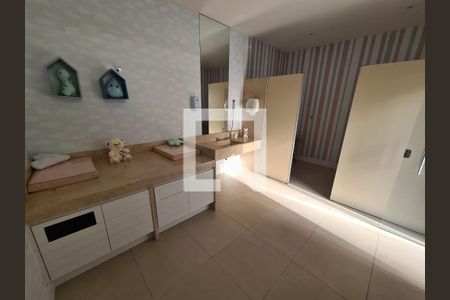 Quarto de apartamento para alugar com 2 quartos, 76m² em Barra da Tijuca, Rio de Janeiro