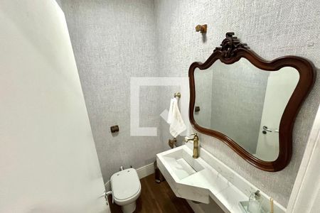 Lavabo de casa para alugar com 4 quartos, 190m² em Campo Belo, São Paulo