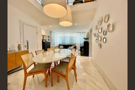 Apartamento à venda com 2 quartos, 170m² em Carmo, Belo Horizonte