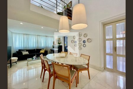 Apartamento à venda com 2 quartos, 170m² em Carmo, Belo Horizonte