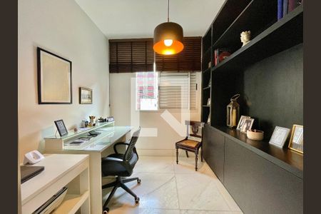 Apartamento à venda com 2 quartos, 170m² em Carmo, Belo Horizonte