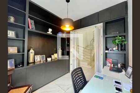 Apartamento à venda com 2 quartos, 170m² em Carmo, Belo Horizonte
