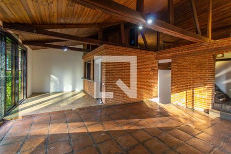 Sala de casa de condomínio para alugar com 4 quartos, 213m² em Jardim Colibri, Cotia