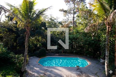 Vista da Sala  (Imagem da piscina meramente ilustrativa gerada por I.A, pois está vazia) de casa de condomínio para alugar com 4 quartos, 213m² em Jardim Colibri, Cotia