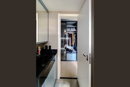 Banheiro da Suíte de apartamento para alugar com 2 quartos, 55m² em Vila Anastácio, São Paulo