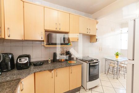 Cozinha de apartamento à venda com 3 quartos, 60m² em Amazonas, Contagem