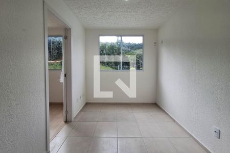 Sala de apartamento para alugar com 2 quartos, 48m² em Rio do Ouro, São Gonçalo