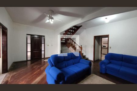 Sala de casa para alugar com 2 quartos, 308m² em Vila Zeferina, Itaquaquecetuba