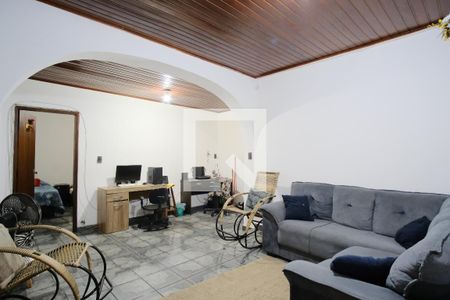 Casa à venda com 4 quartos, 186m² em Penha de França, São Paulo