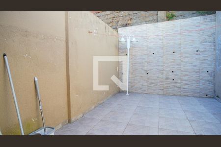 Pátio fundos  de casa à venda com 2 quartos, 105m² em Jardim Dona Leopoldina, Porto Alegre